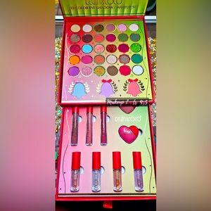 Merry Christmas Makeup Set